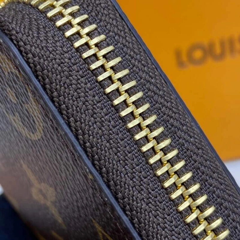 Businessc Louis Vuitton Monogram Canvas Zippy Coin Purse - Image 7