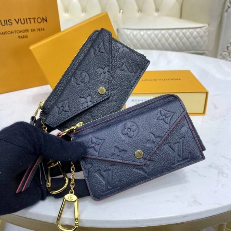 Chain wit Louis Vuitton Monogram Empreinte Card Holder Recto Verso Black - Image 11