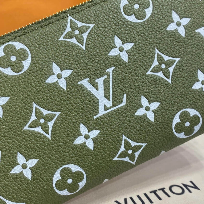 12 card s Louis Vuitton Monogram Empreinte Leather Zippy Wallet Khaki - Image 5