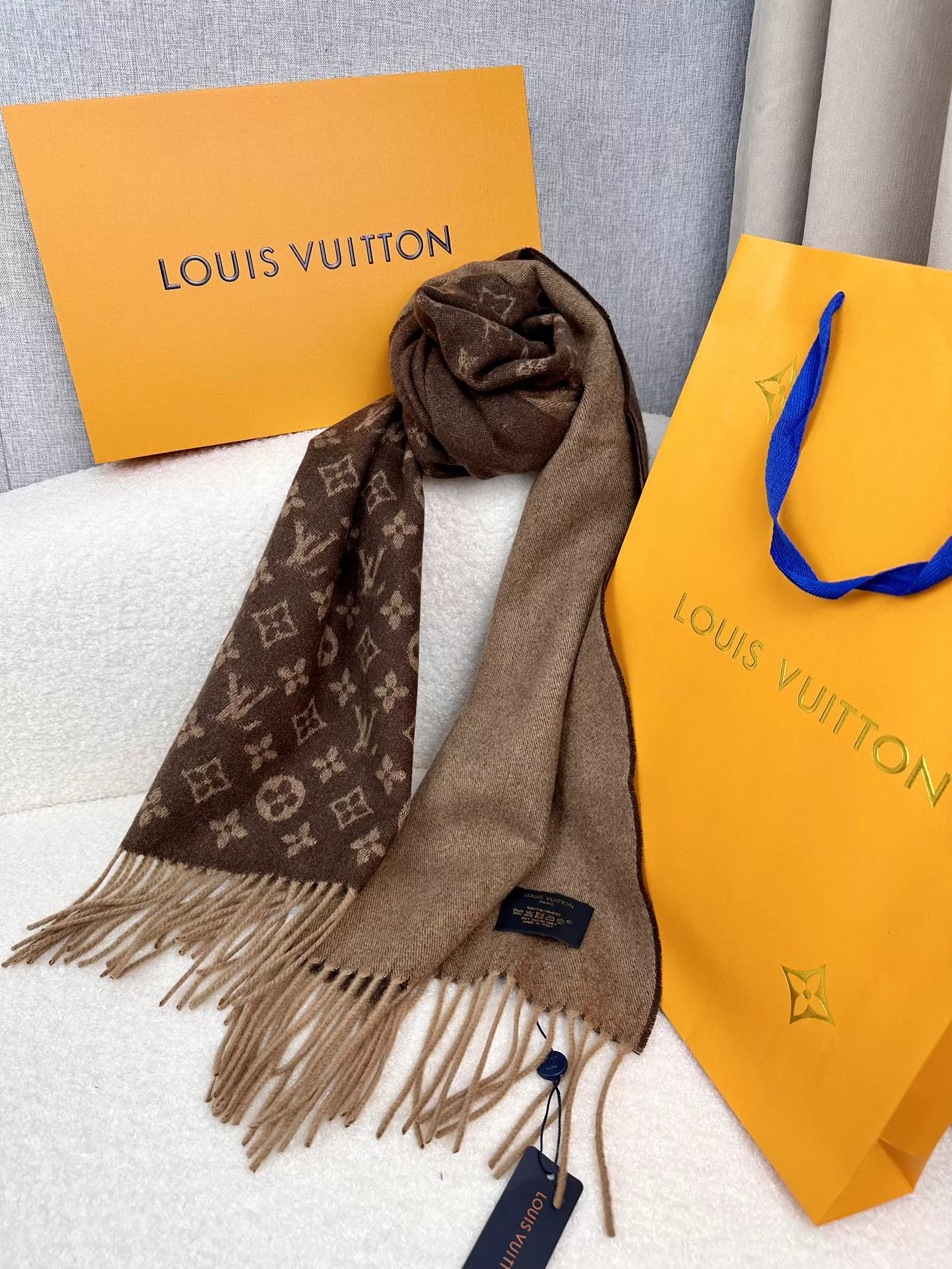 Louis Vuitton Scarf For Women Comfortable 7904 - Image 5