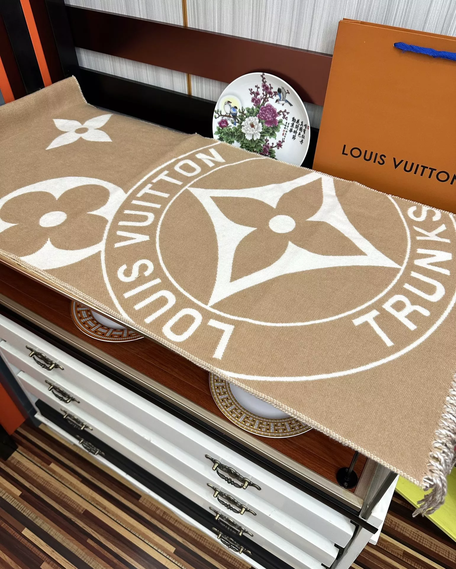 Louis Vuitton Scarf For Women Fashionable 4911 - Image 3