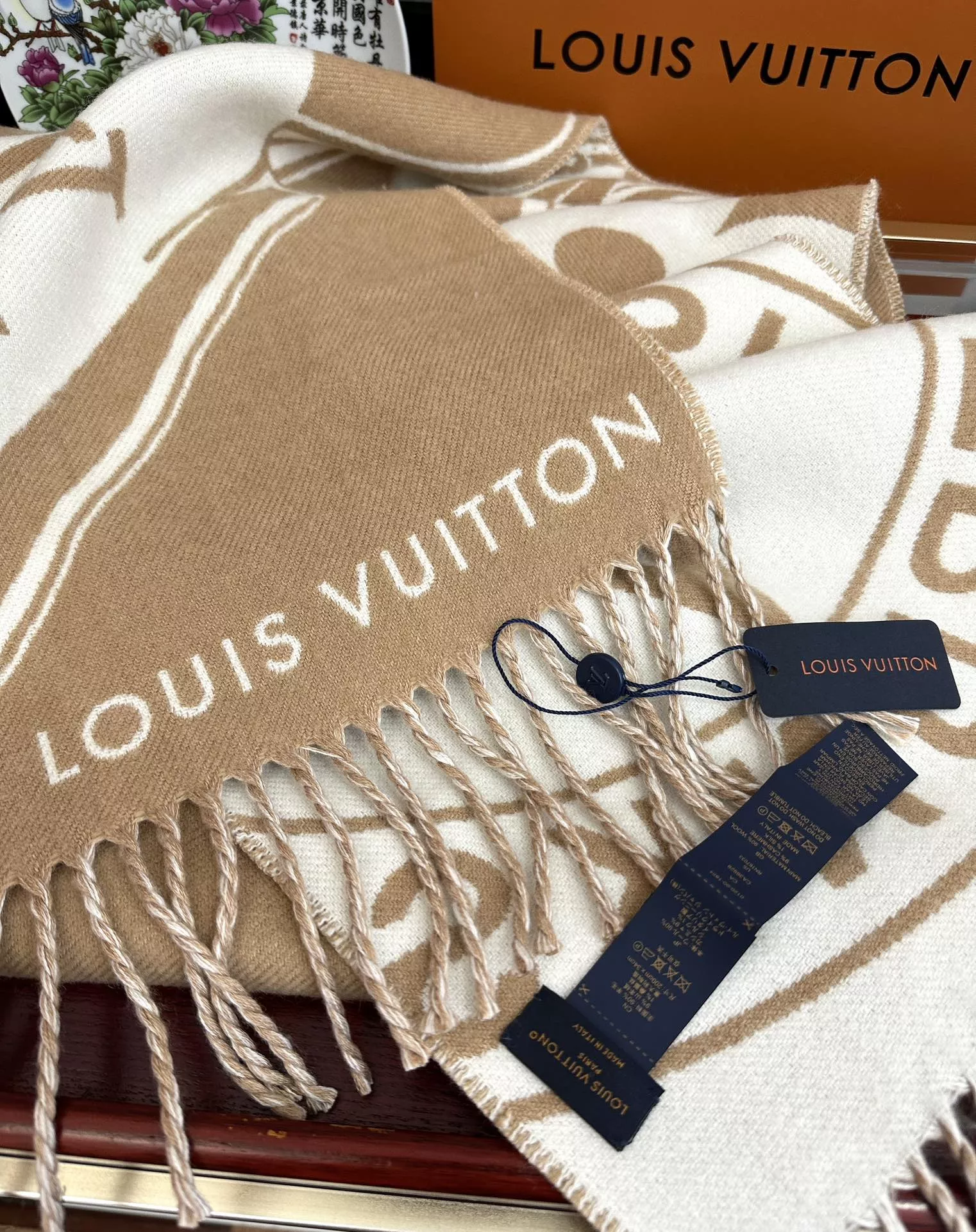 Louis Vuitton Scarf For Women Fashionable 4911 - Image 5
