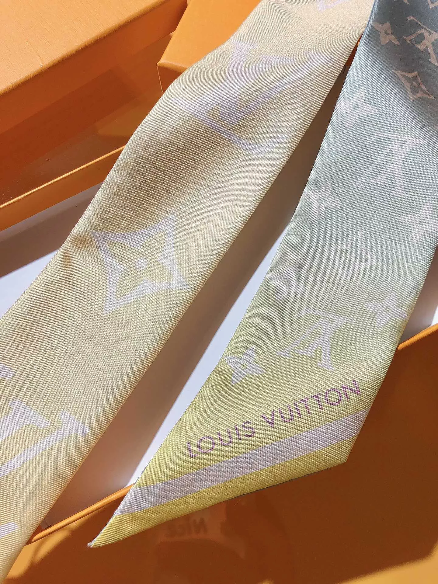 Louis Vuitton Silk Scarf WellDesigned 8888 - Image 3