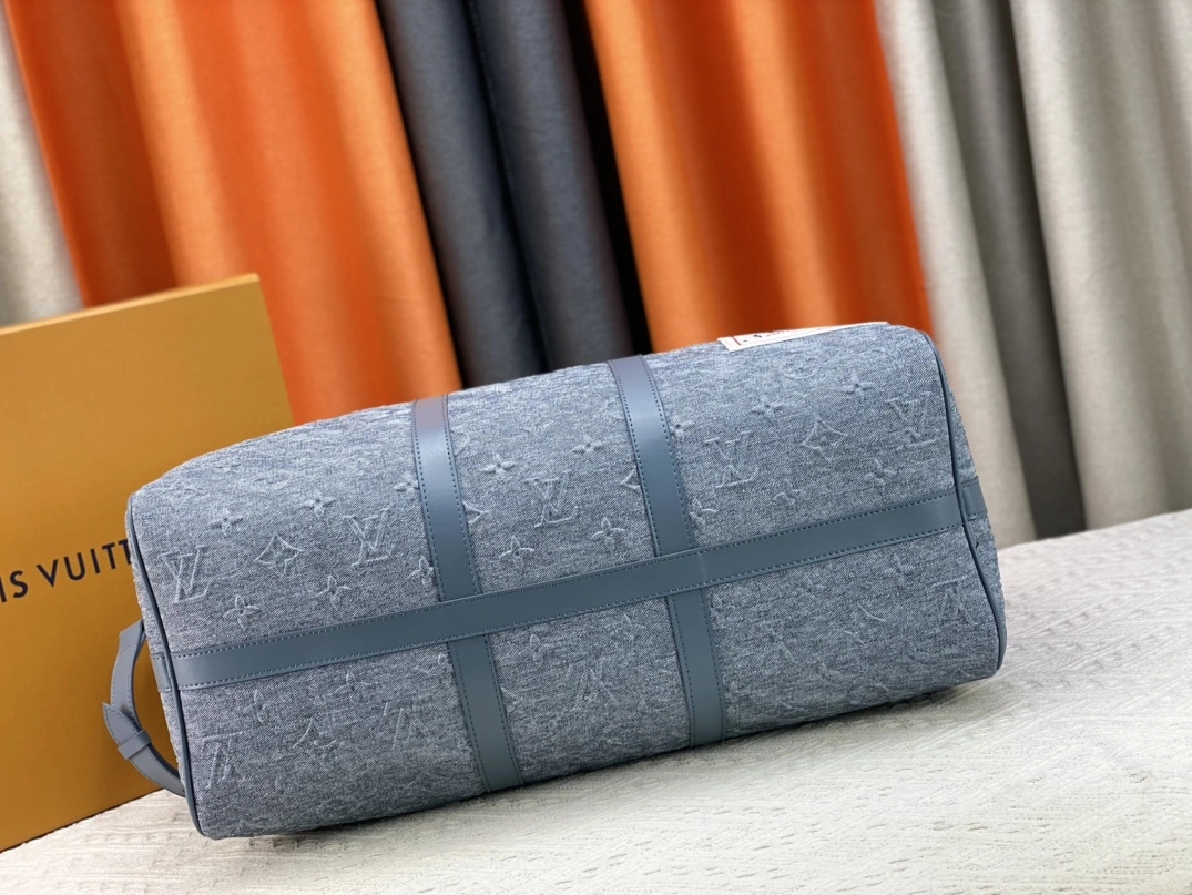 Louis Vuitton Travel Bags Sleek 4644 - Image 5