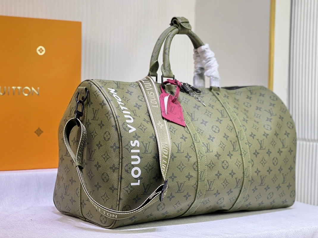 Louis Vuitton Travel Bags Sophisticated 8808