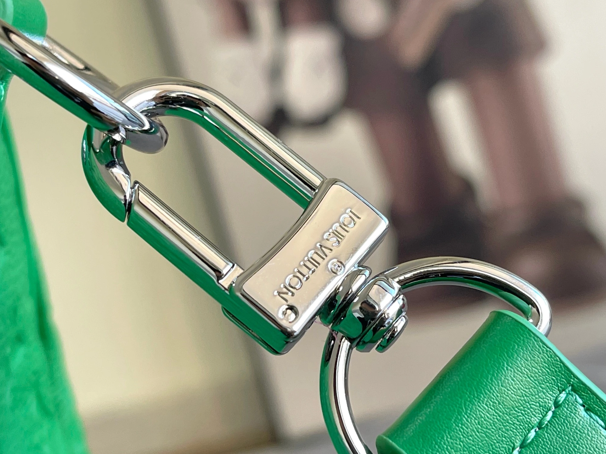 Louis Vuitton Travel Bags WellDesigned 388 - Image 5