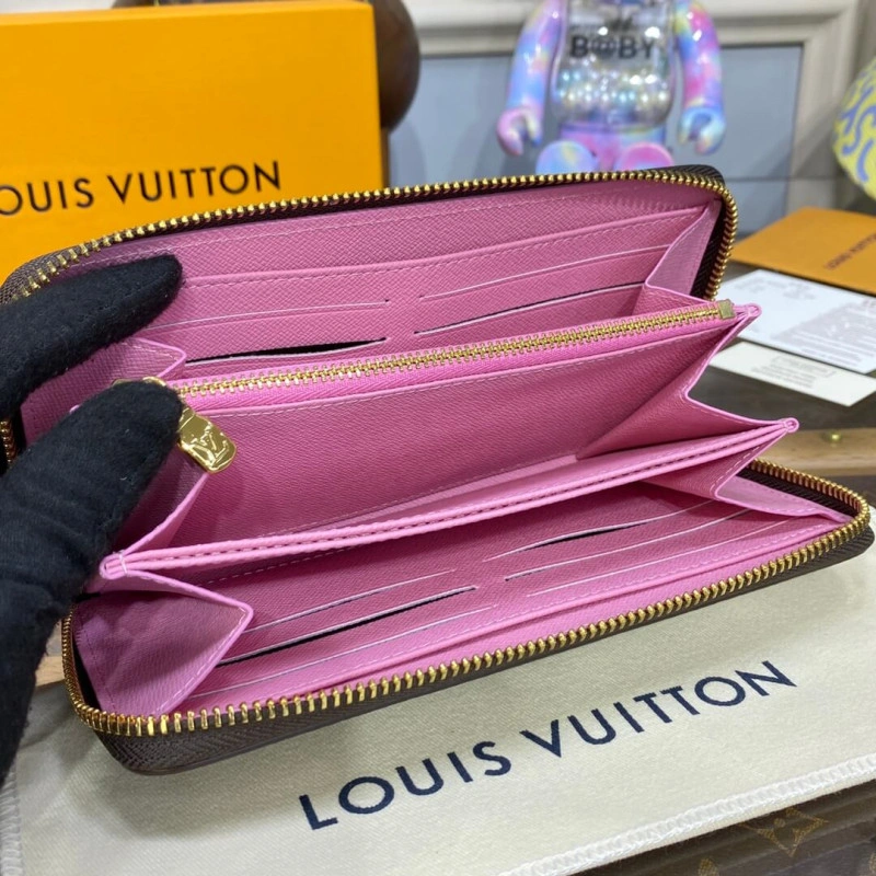 For the 20 Louis Vuitton Vivienne Holidays Monogram Zippy Wallet Pink - Image 10