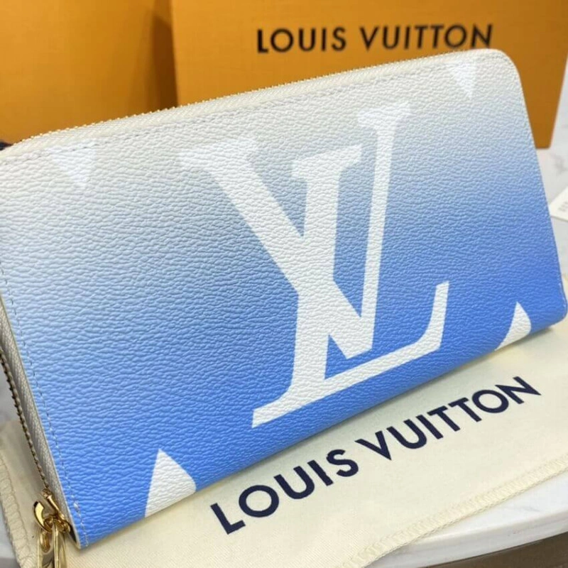 12 card s Louis Vuitton Zippy Wallet Blue - Image 5