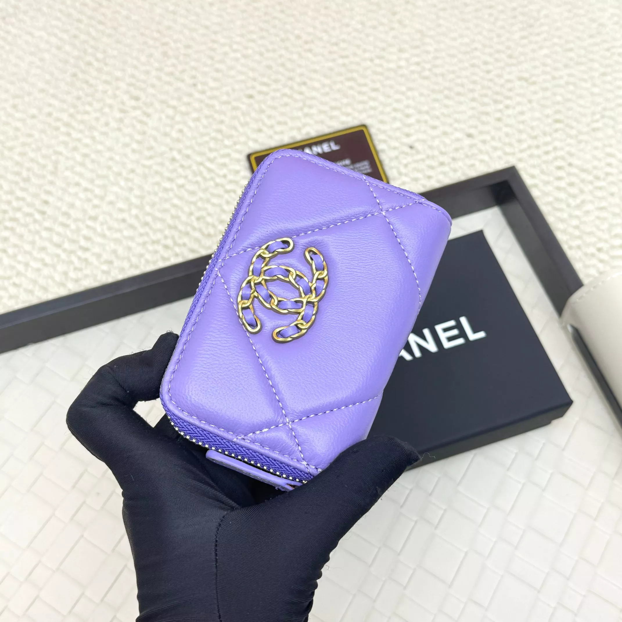 Minimalist 2776 Chanel Card Case - Image 4