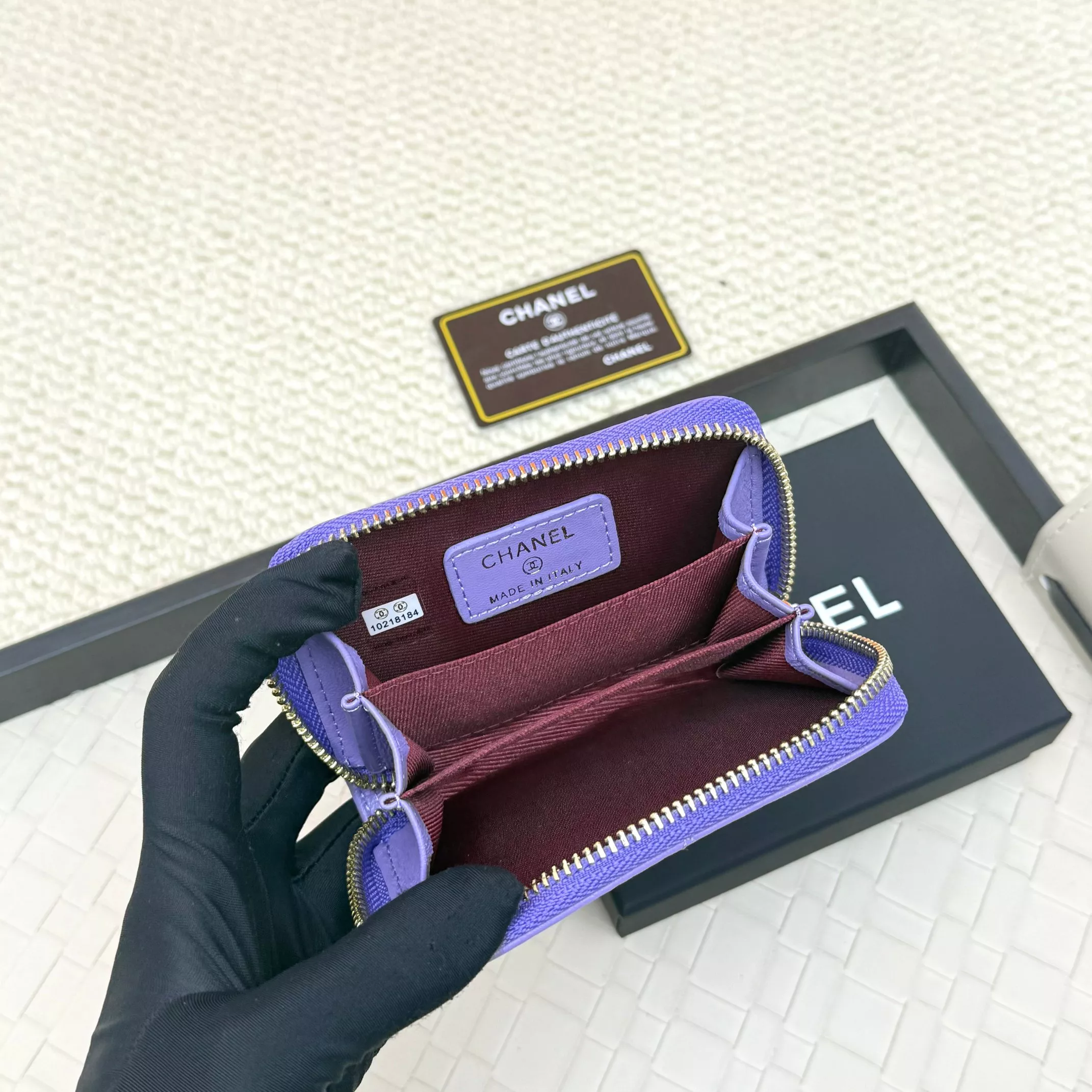 Minimalist 2776 Chanel Card Case - Image 6