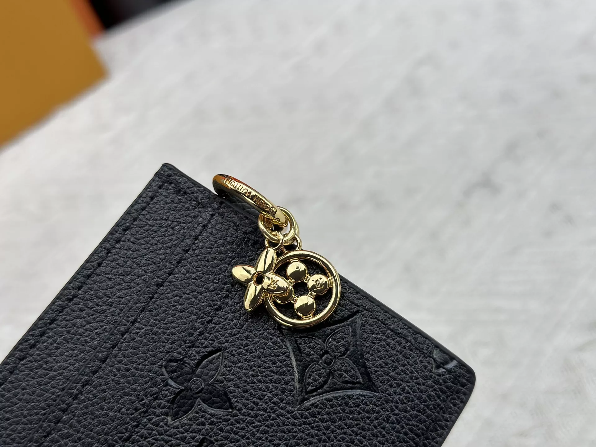 Modern 2913 Louis Vuitton LV Card Case For Women - Image 5