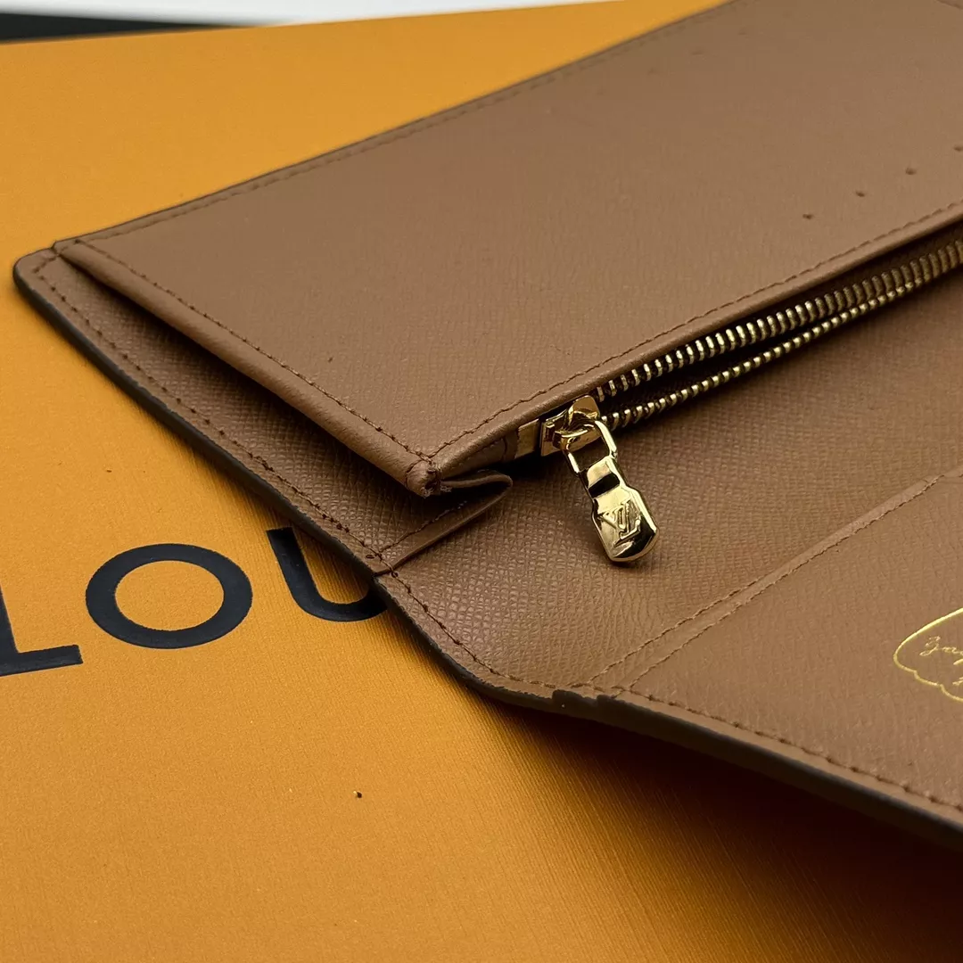 Modern 4117 Louis Vuitton LV Card Case - Image 3