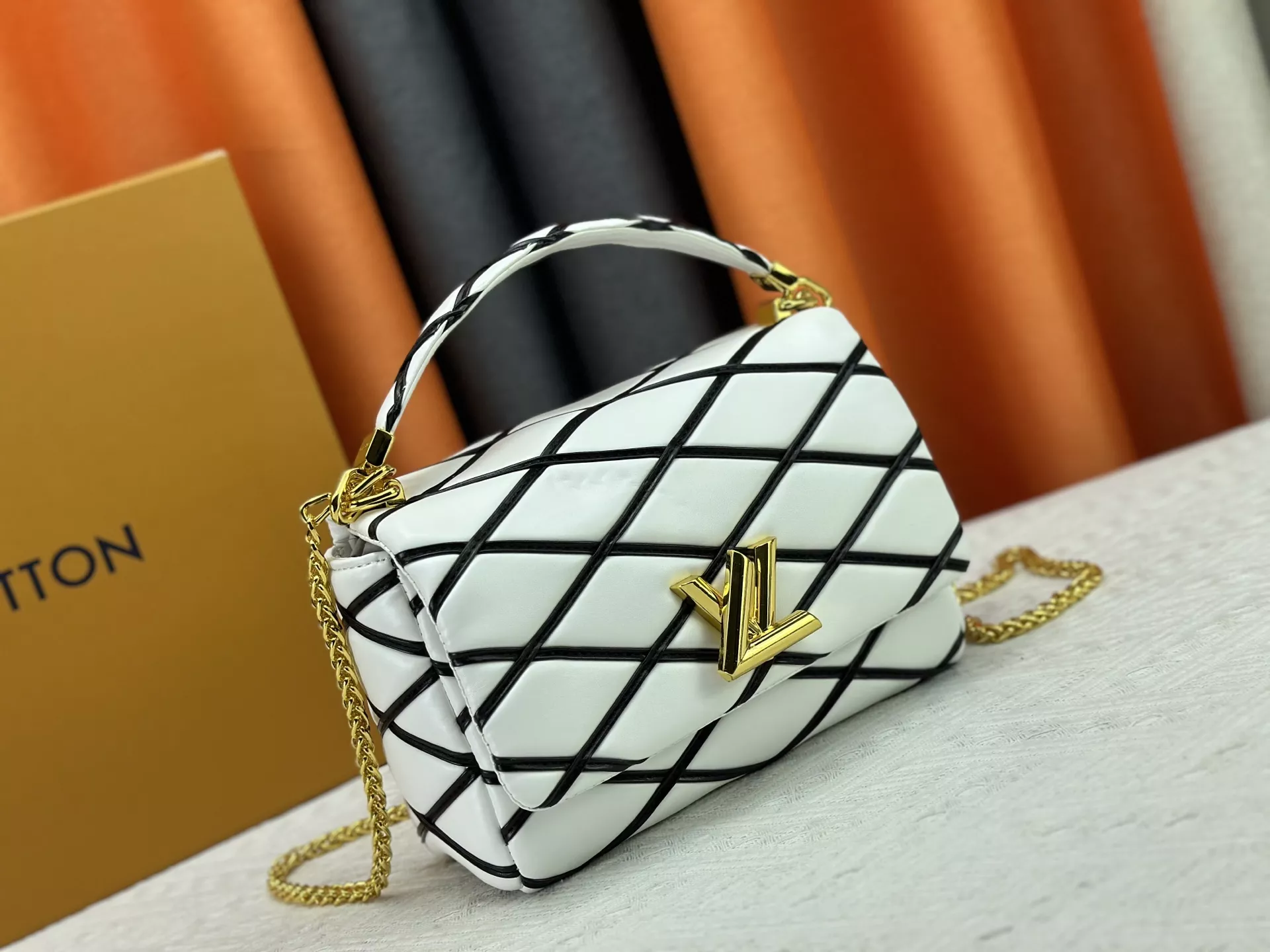 Modern 4460 Louis Vuitton AAA Quality Messenger Bags For Women