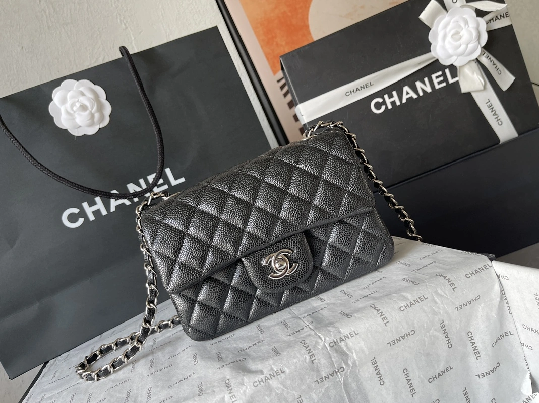 Modern 7009 Chanel AAA Quality Messenger Bags For Women