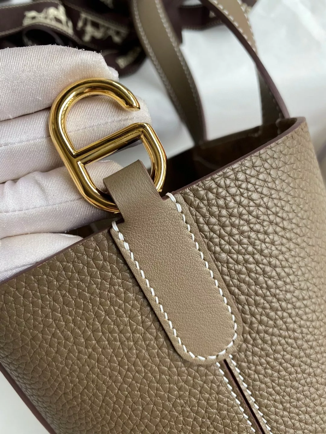 ModernLook 3594 Hermes AAA Quality Handbags In Gold For Women - Image 4