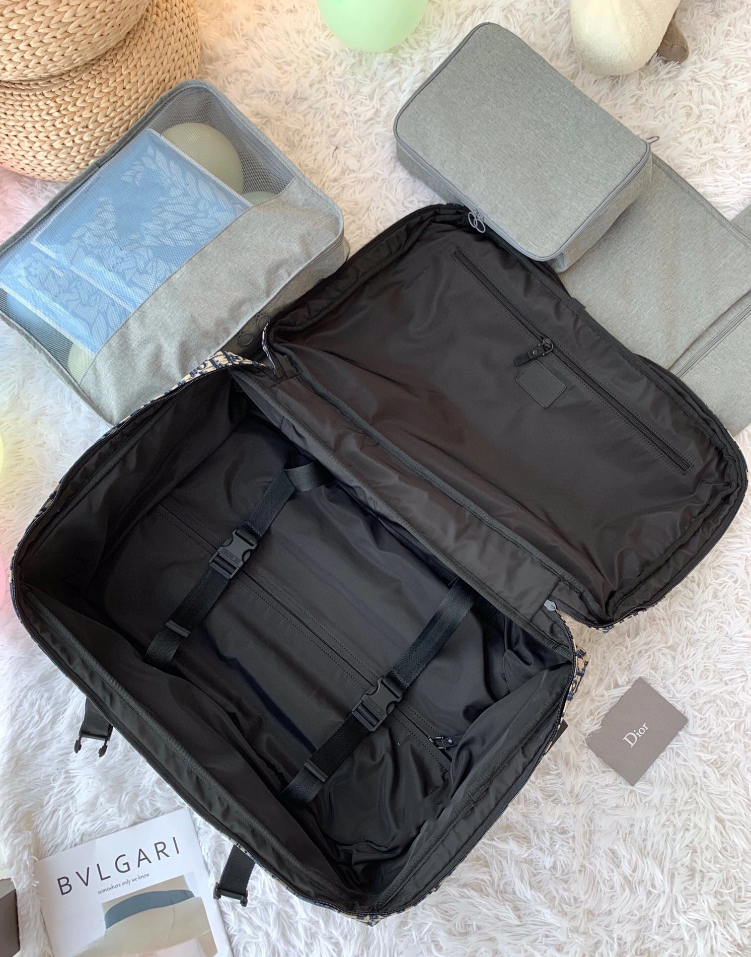 ModernLook 739 Christian Dior Luggage and Duffle - Image 8