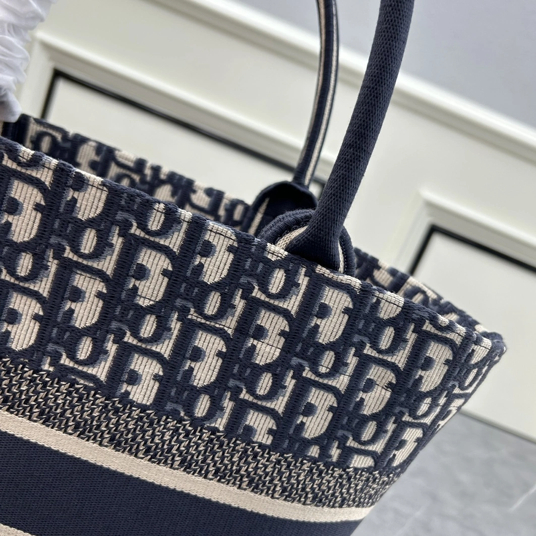 Popular 2671 Christian Dior AAA Handbags For Women - Image 6