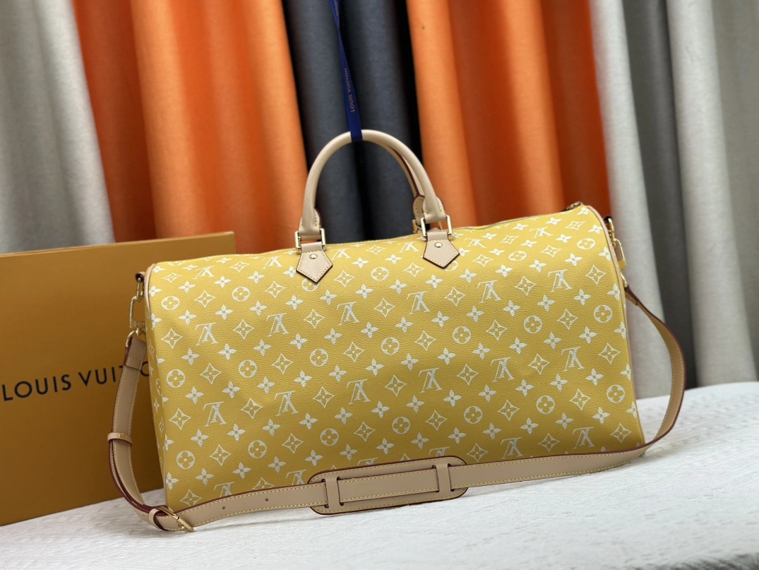 Practical 5338 Louis Vuitton Travel Bags - Image 4