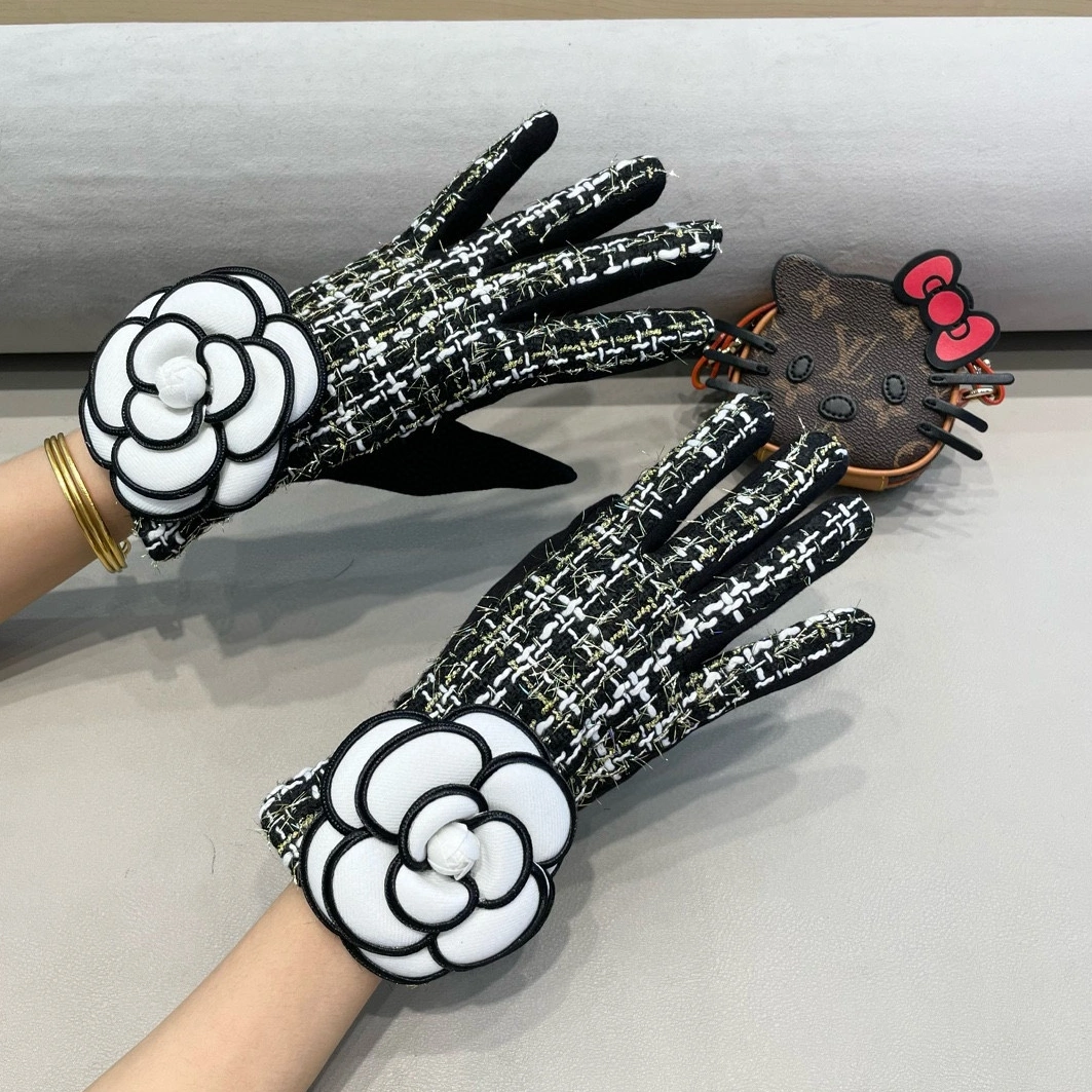 Refined 7702 Chanel Gloves For Women - Image 6