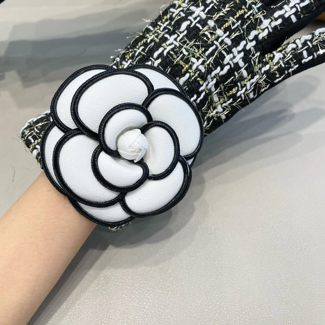 Refined 7702 Chanel Gloves For Women - Image 7