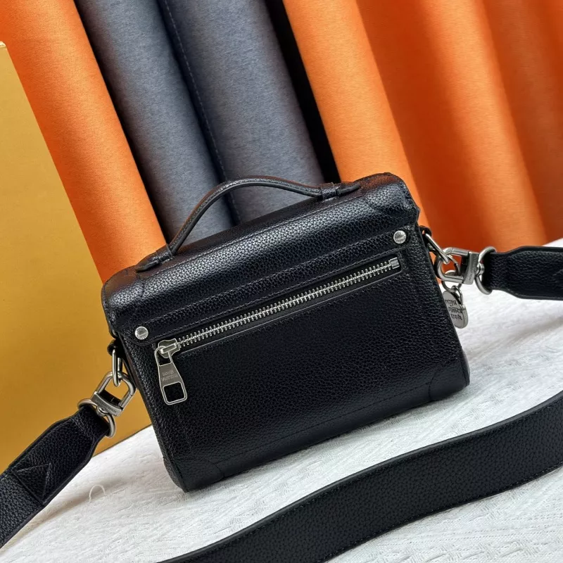 Refined 9460 Louis Vuitton AAA Quality Messenger Bags For Women - Image 4