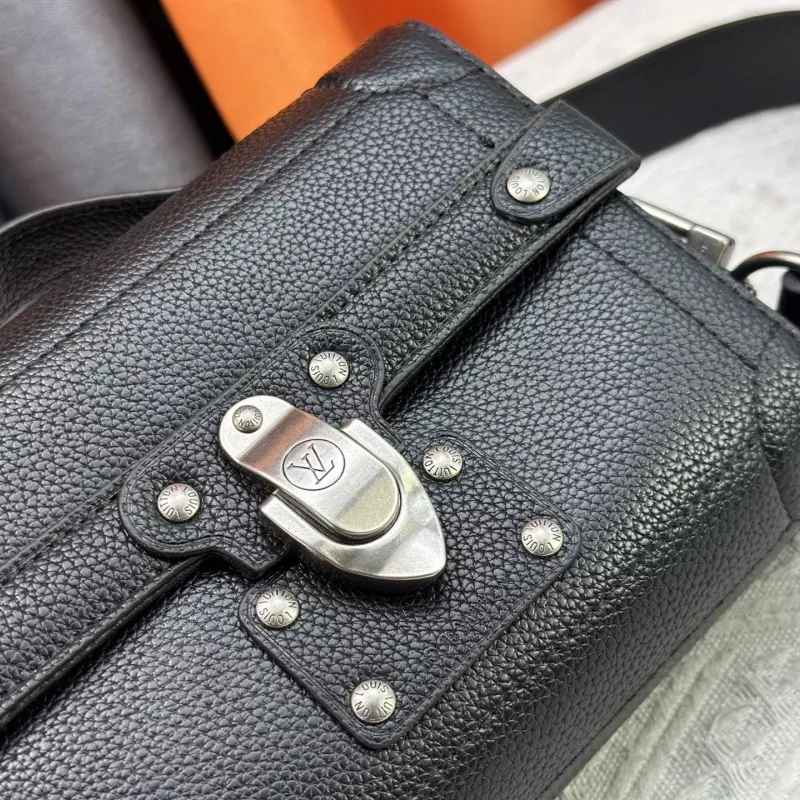 Refined 9460 Louis Vuitton AAA Quality Messenger Bags For Women - Image 6