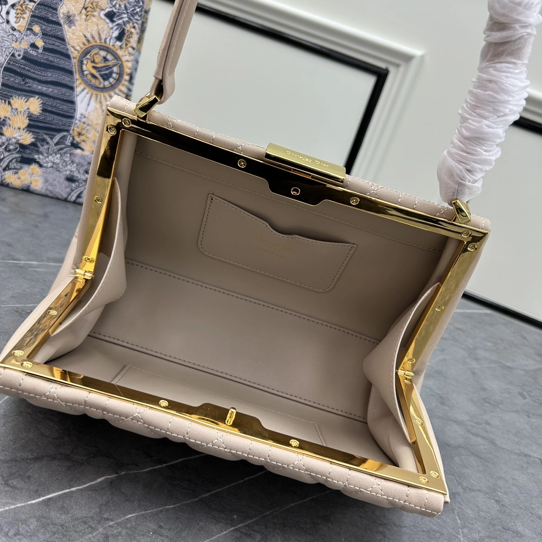 Reliable 7158 Christian Dior AAA Quality Shoulder Bags For Women - Image 7