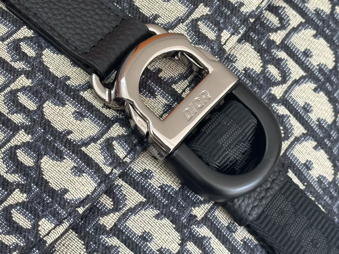 Resilient 4380 Christian Dior AAA Man Backpacks - Image 5