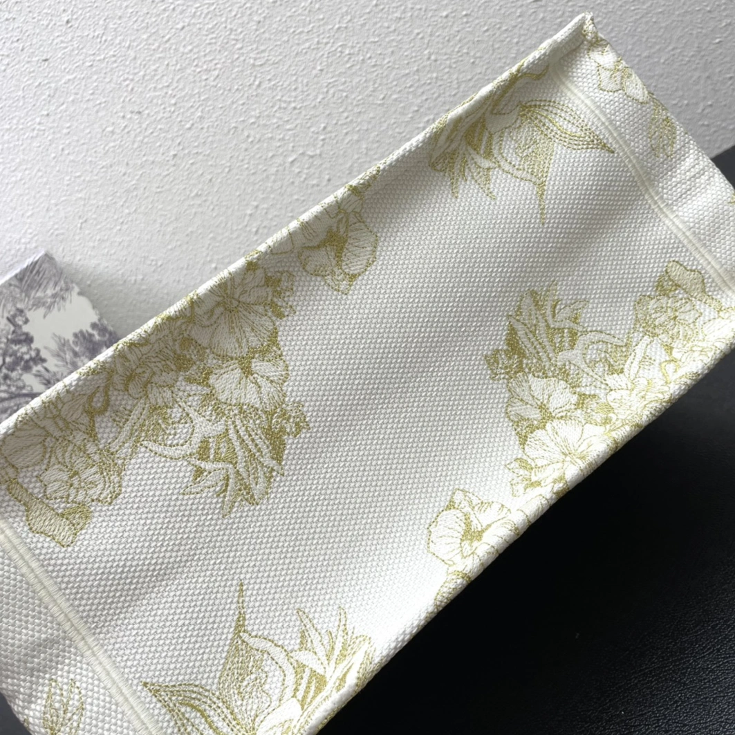 Sleek 1098 Christian Dior AAA Quality Tote-Handbags For Women - Image 7