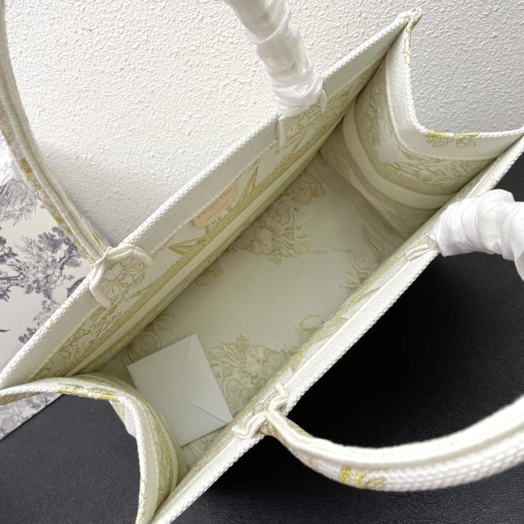 Sleek 1098 Christian Dior AAA Quality Tote-Handbags For Women - Image 8