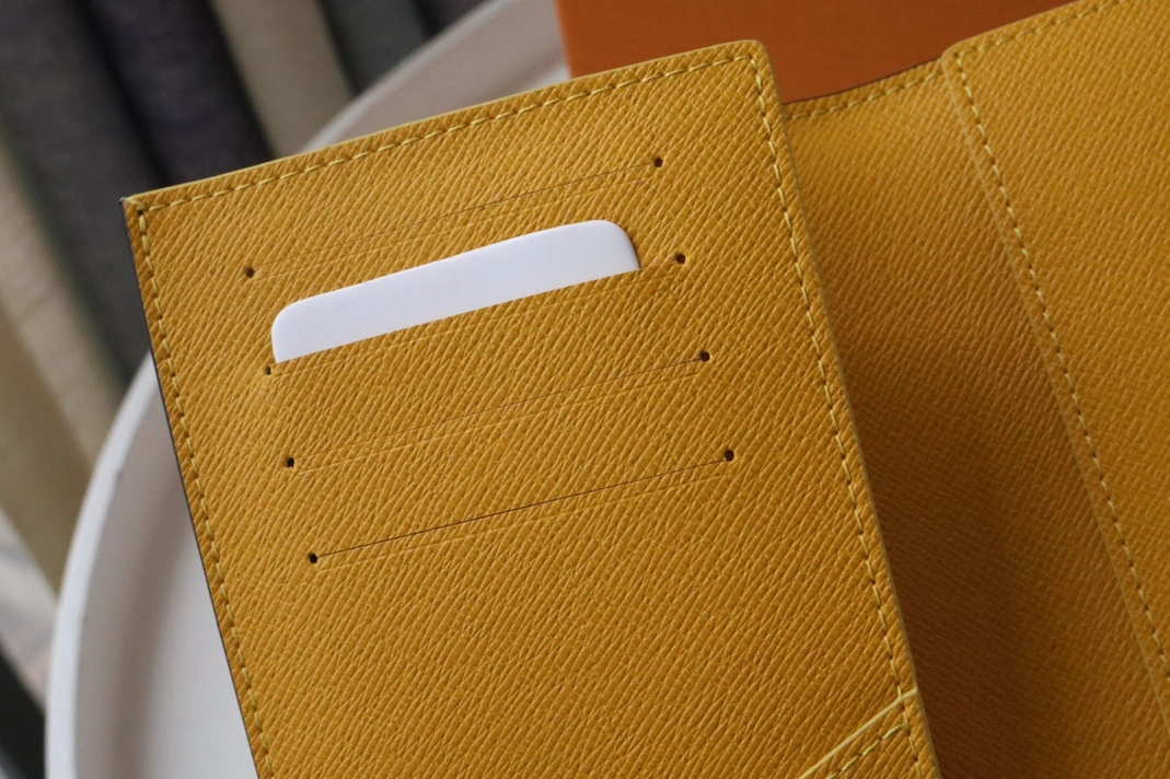 Sleek 3451 Louis Vuitton LV Card Case - Image 6