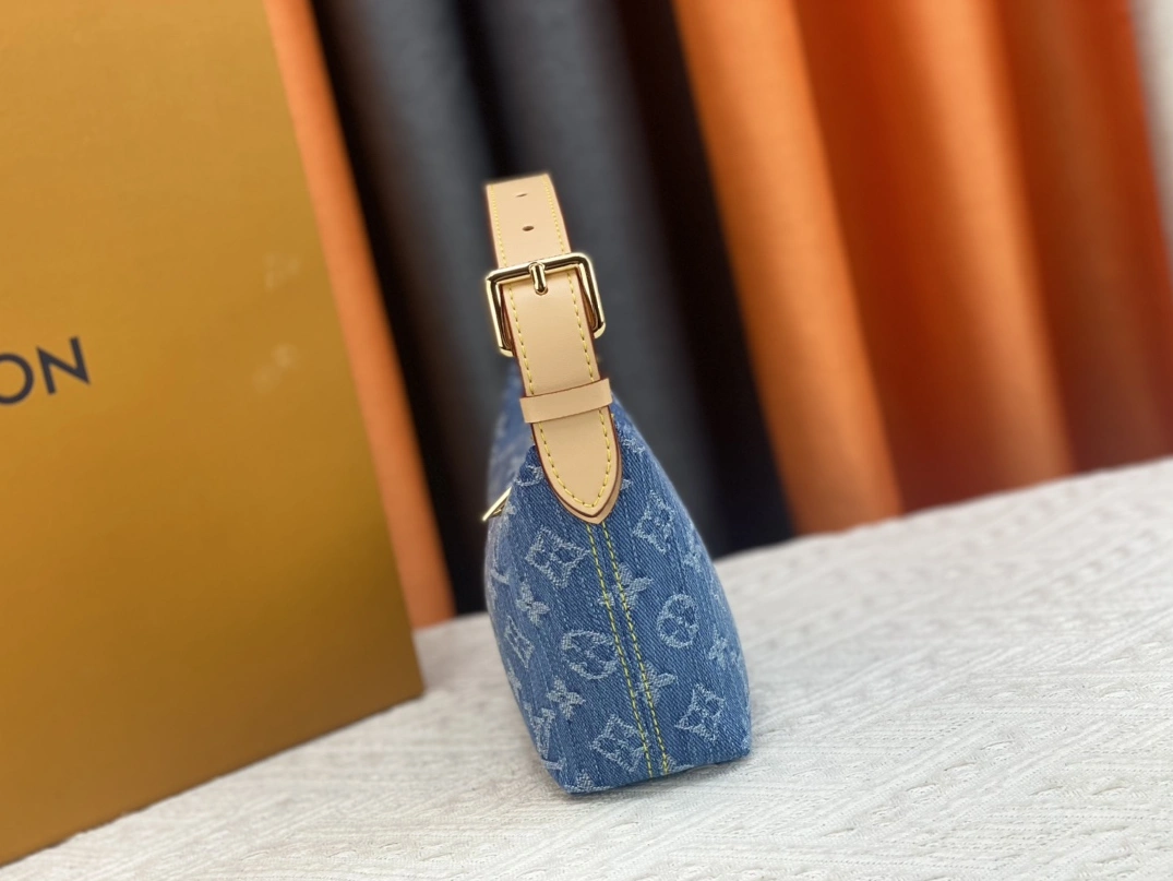 Sleek 4132 Louis Vuitton AAA Quality Shoulder Bags For Women