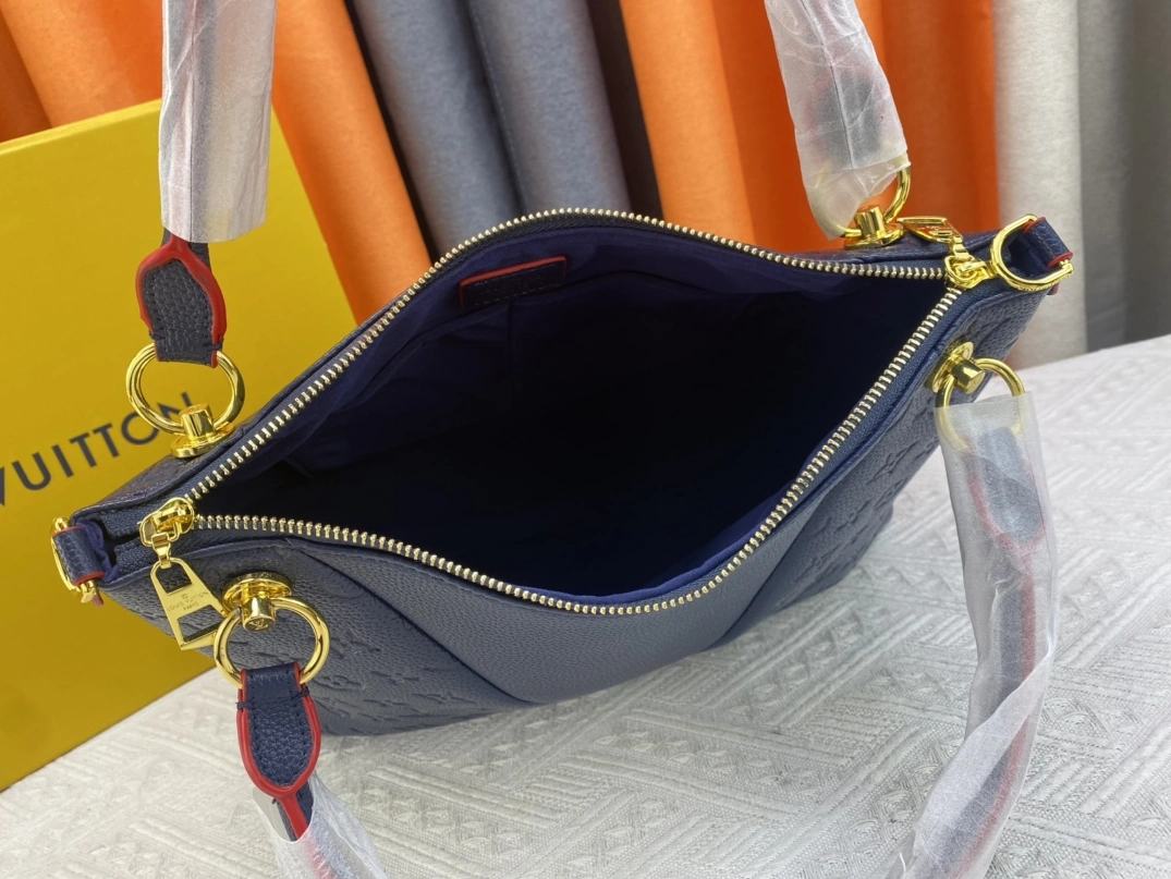 Sleek 4666 Louis Vuitton AAA Quality Handbags For Women - Image 7