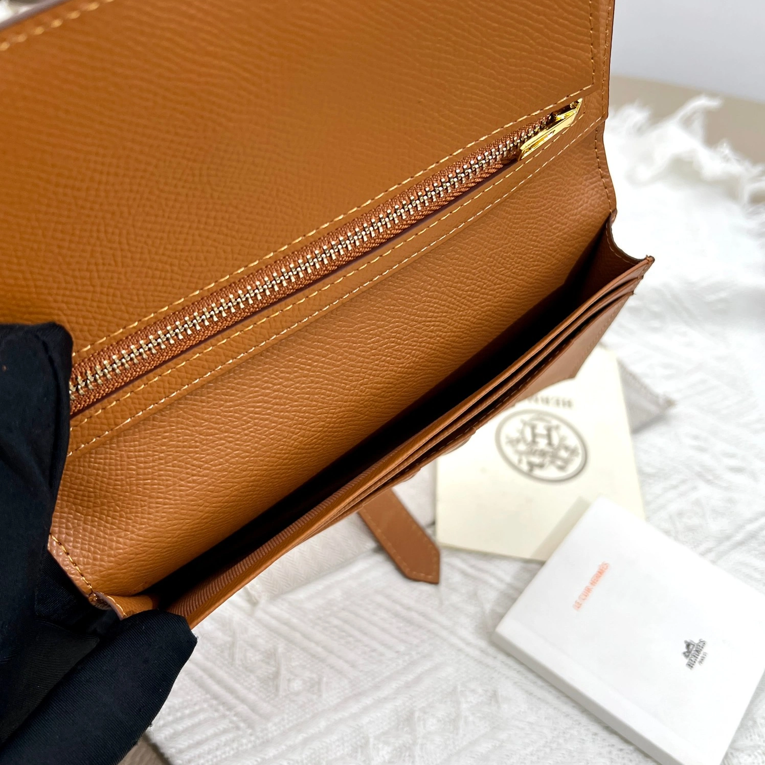 Sleek 8861 Hermes AAA Quality Wallets - Image 7