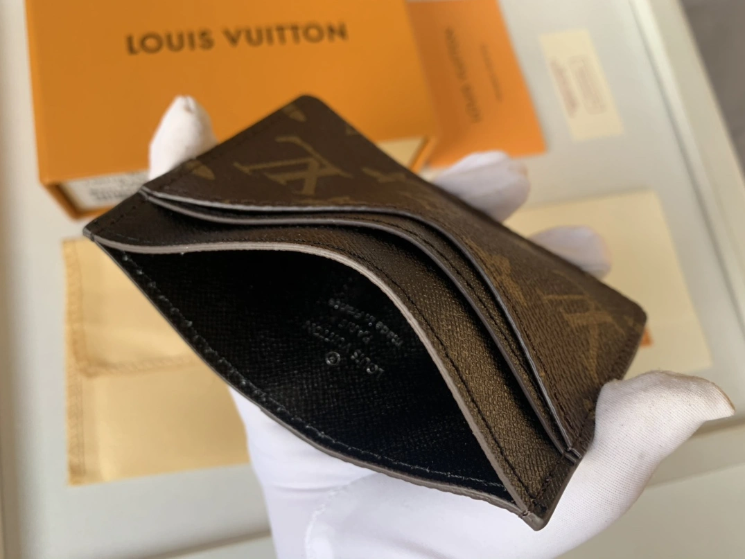 SmartChoice 4453 Louis Vuitton Card Case - Image 6