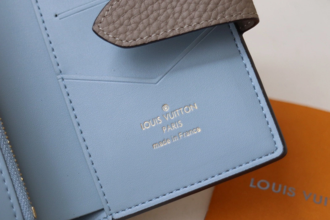 Soft 4646 Louis Vuitton AAA Quality Card Case - Image 3