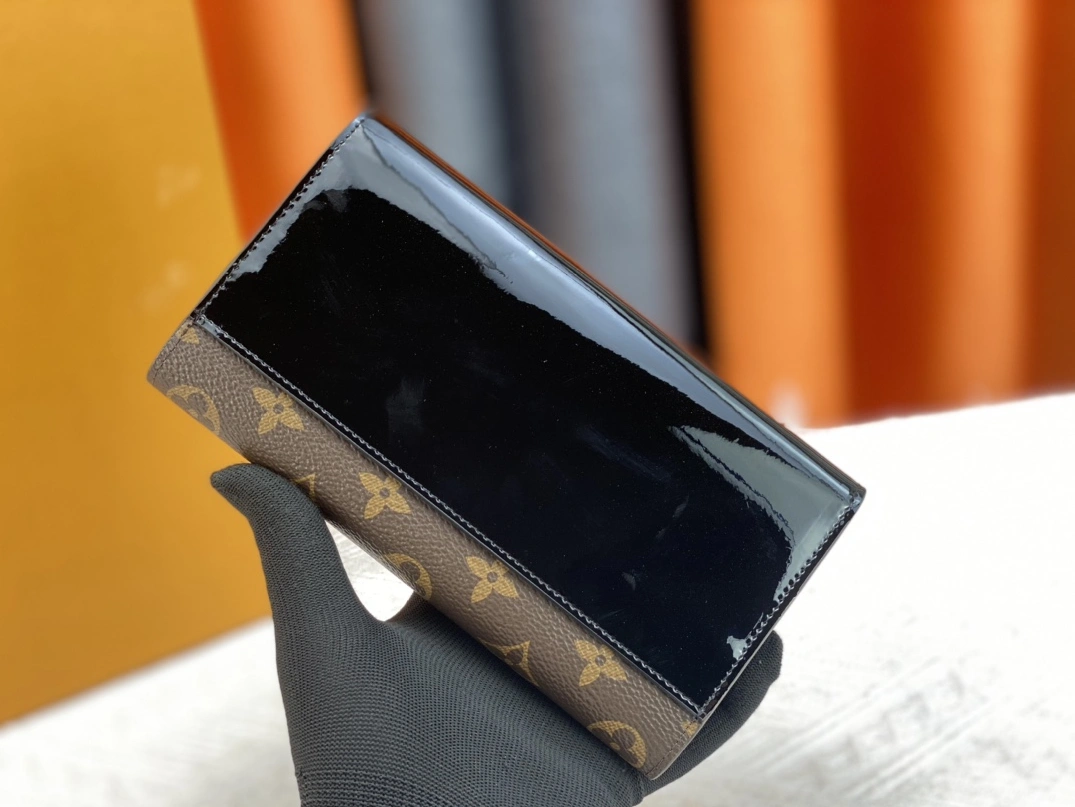 Soft 8336 Louis Vuitton AAA Quality Wallets For Women