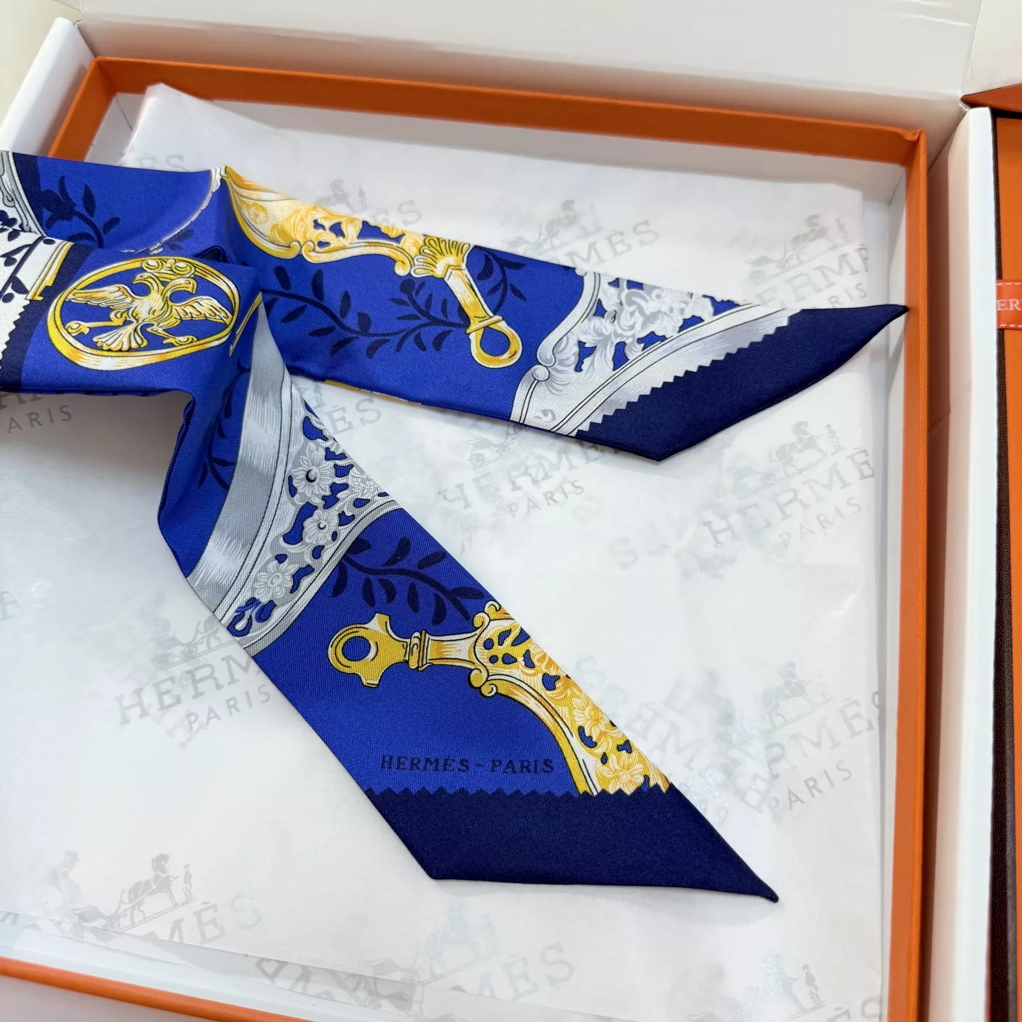 Sophisticated 3267 Hermes Silk Scarf - Image 5