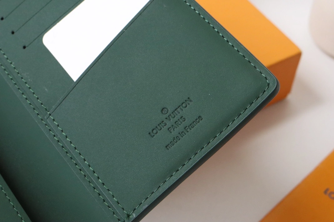 SportInspired 4327 Louis Vuitton AAA Quality Card Case - Image 6