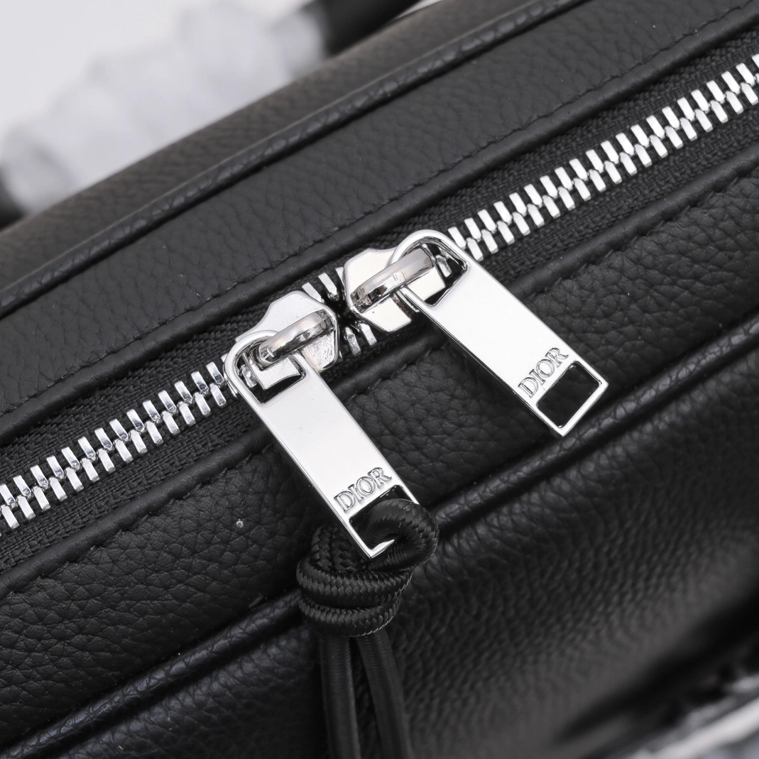 StreetReady 1021 Christian Dior AAA Man Handbags - Image 5