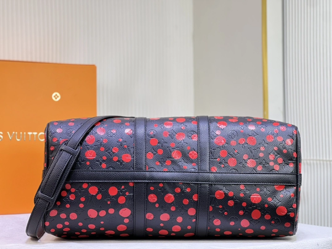 StreetReady 4666 Louis Vuitton Travel Bags - Image 6