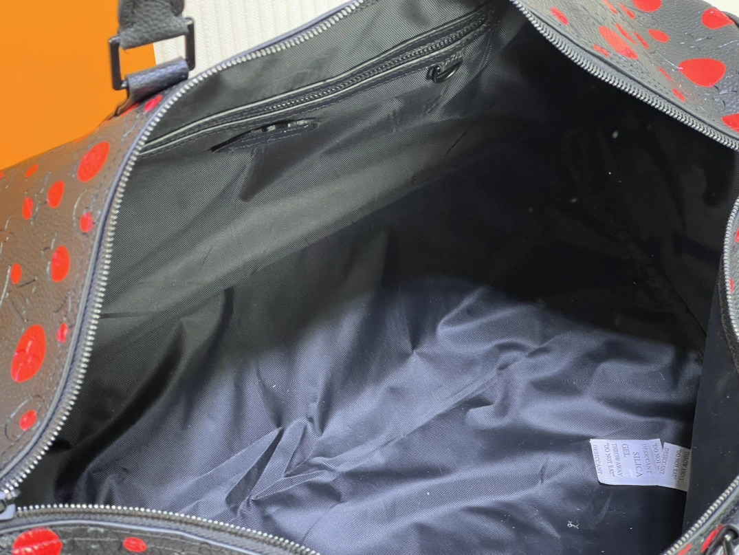 StreetReady 4666 Louis Vuitton Travel Bags - Image 7