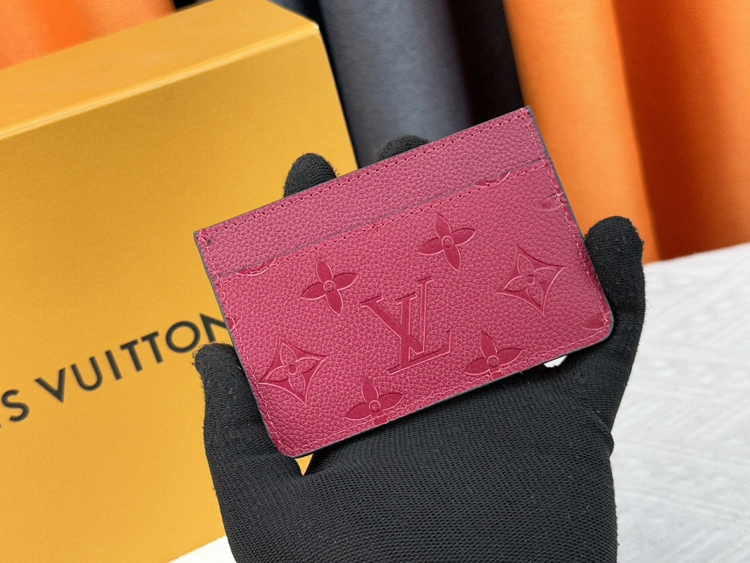 Stylish 1132 Louis Vuitton LV Card Case For Women