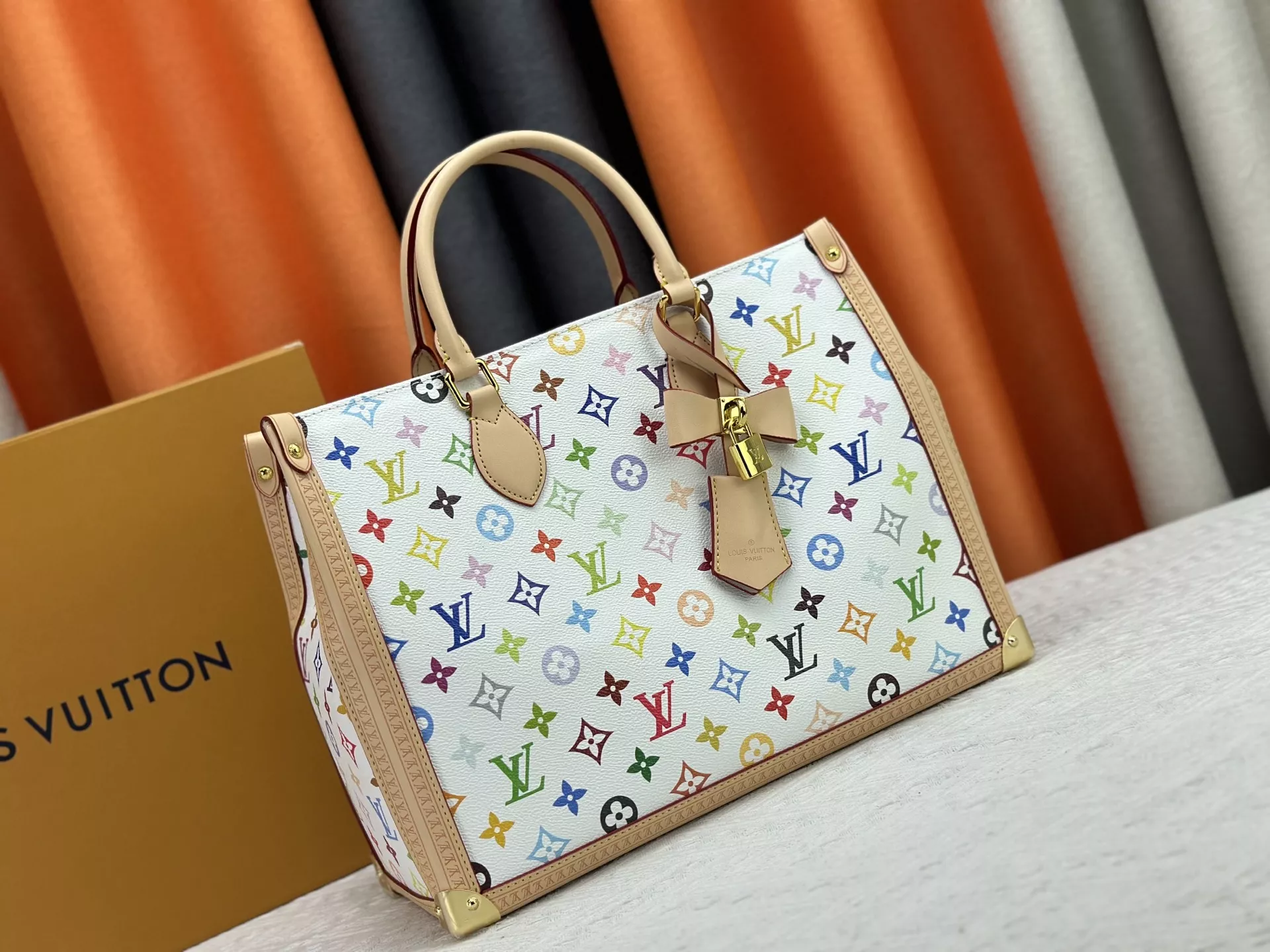 Stylish 3571 Louis Vuitton AAA Quality Handbags For Women
