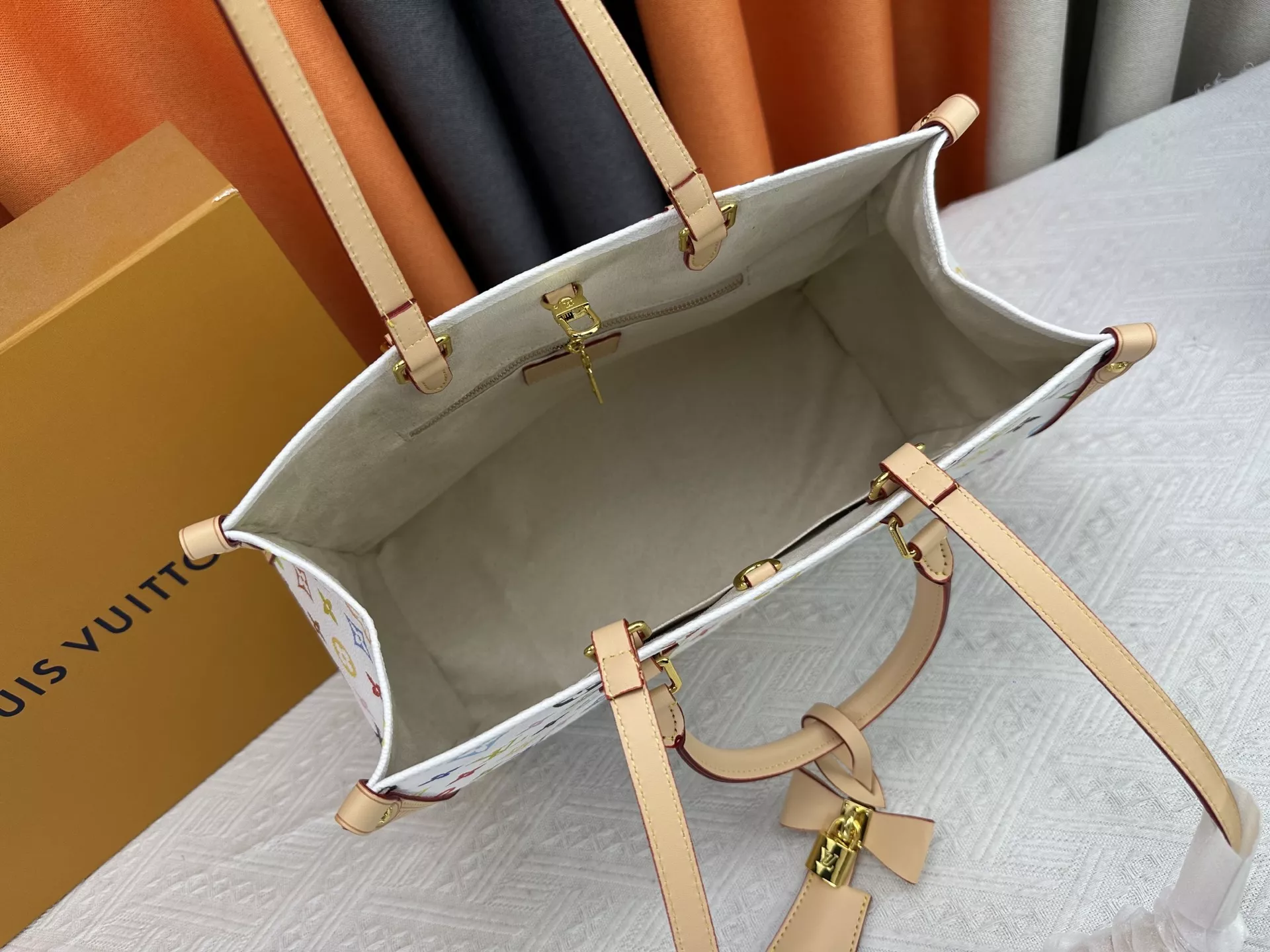 Stylish 3571 Louis Vuitton AAA Quality Handbags For Women - Image 8