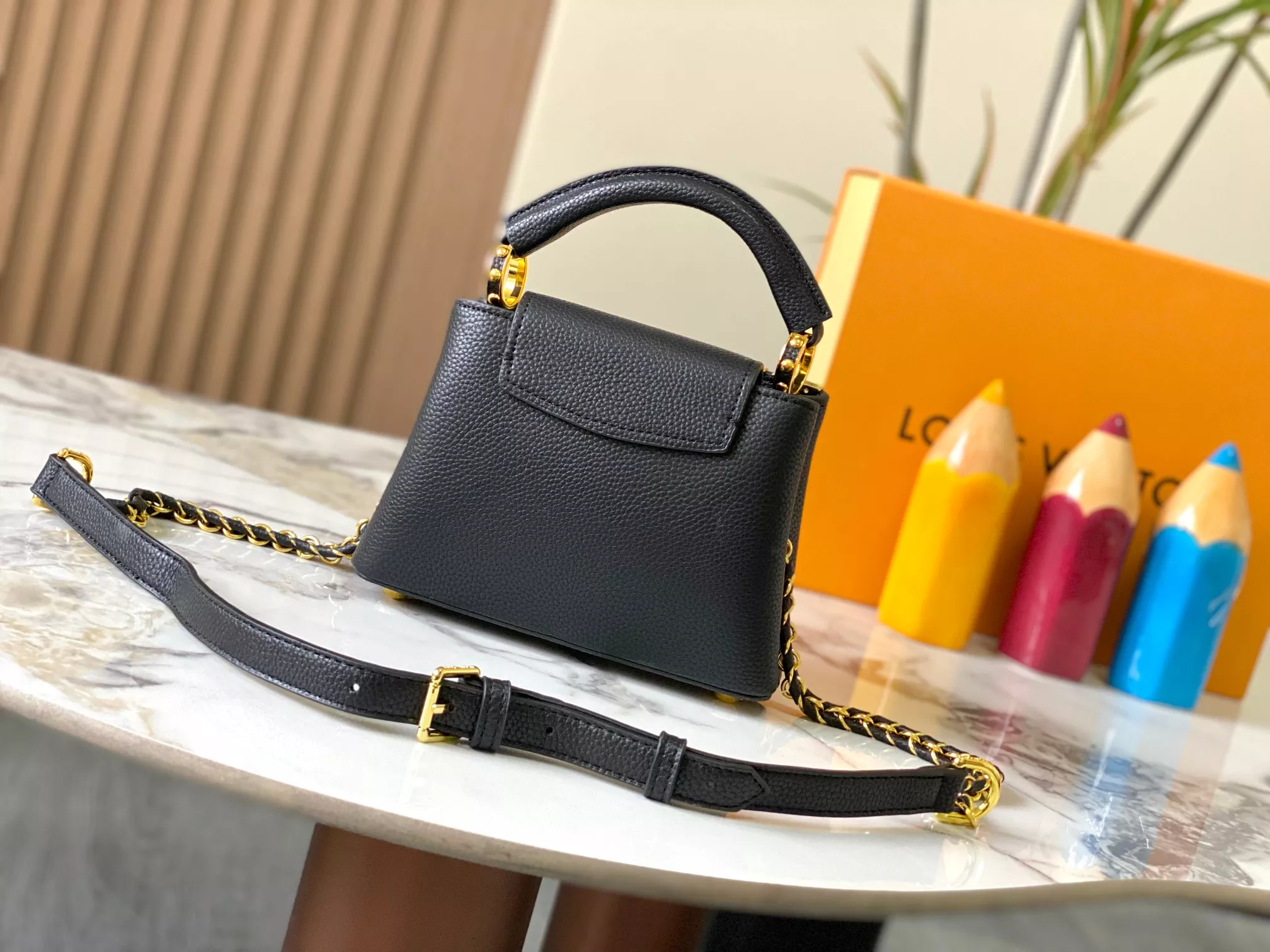 Stylish 4950 Louis Vuitton AAA Quality Messenger Bags For Women - Image 3