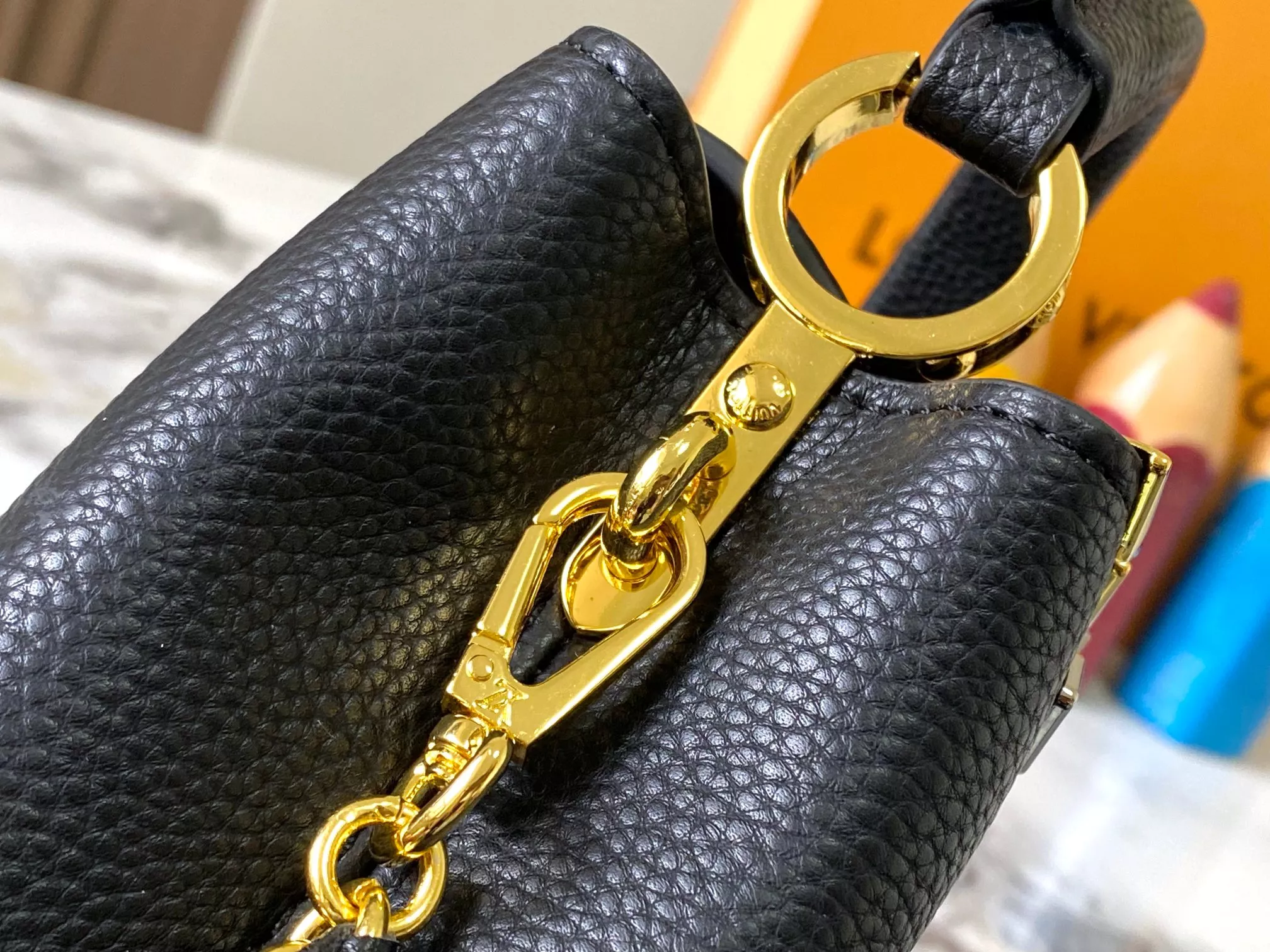 Stylish 4950 Louis Vuitton AAA Quality Messenger Bags For Women - Image 6