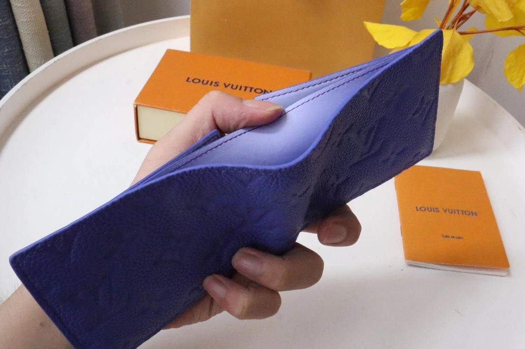 Stylish 7825 Louis Vuitton AAA Quality Wallets For Unisex - Image 7