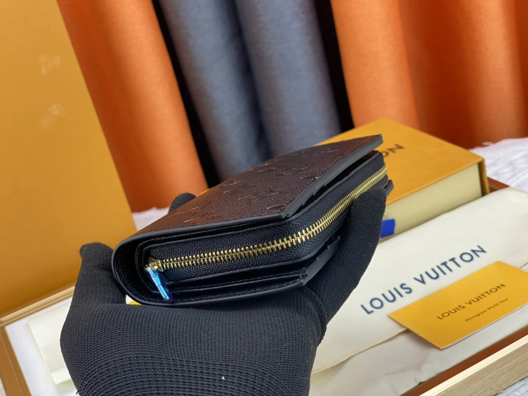 Timeless 2099 Louis Vuitton AAA Quality Wallets - Image 3