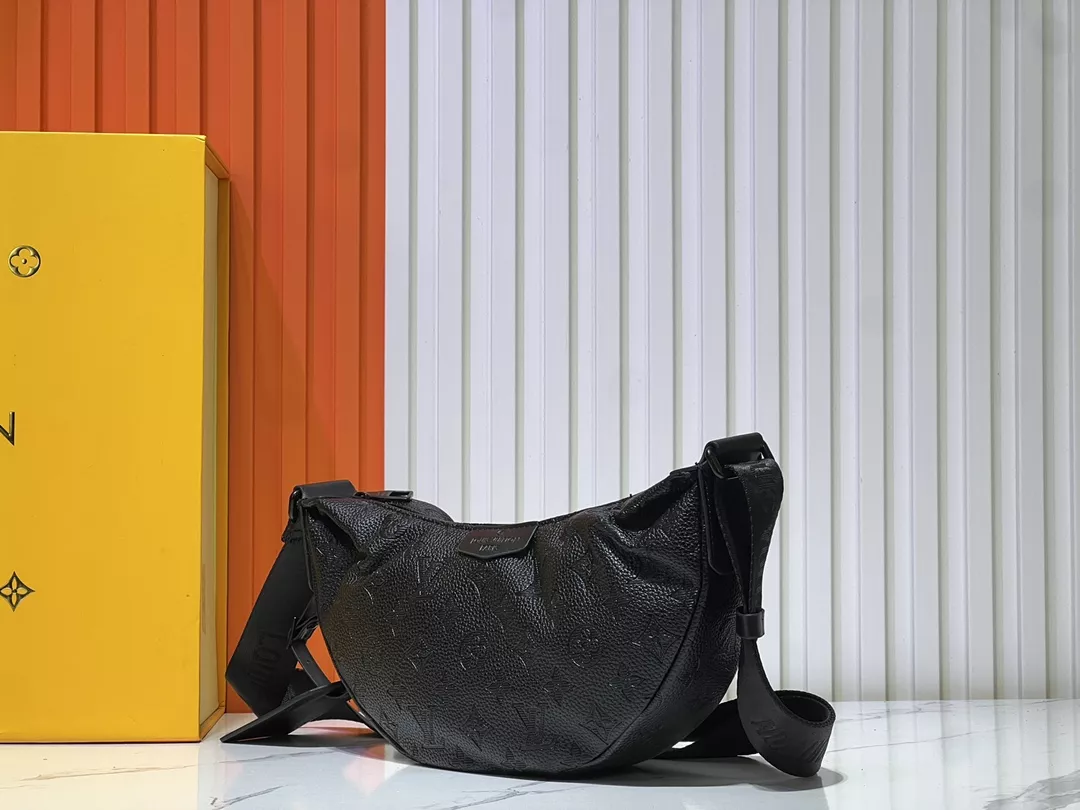 Timeless 4979 Louis Vuitton AAA Quality Messenger Bags For Women - Image 3